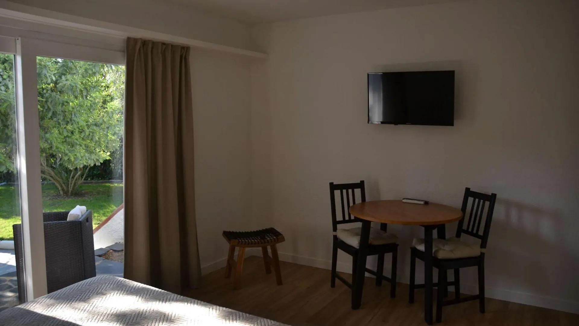 קדאקז Hotel Misty 2*,  ספרד